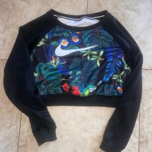 Nike Women's Tropical Print Crop Sweatshirt - Black and Multicolor